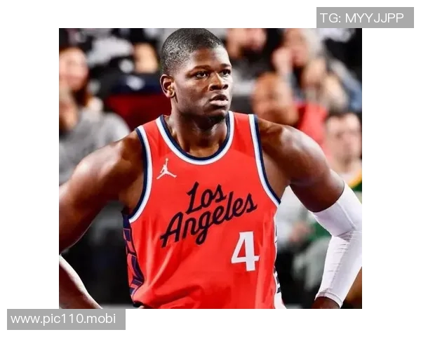 班巴全场得到6分12篮板，得分篮板创赛季新高